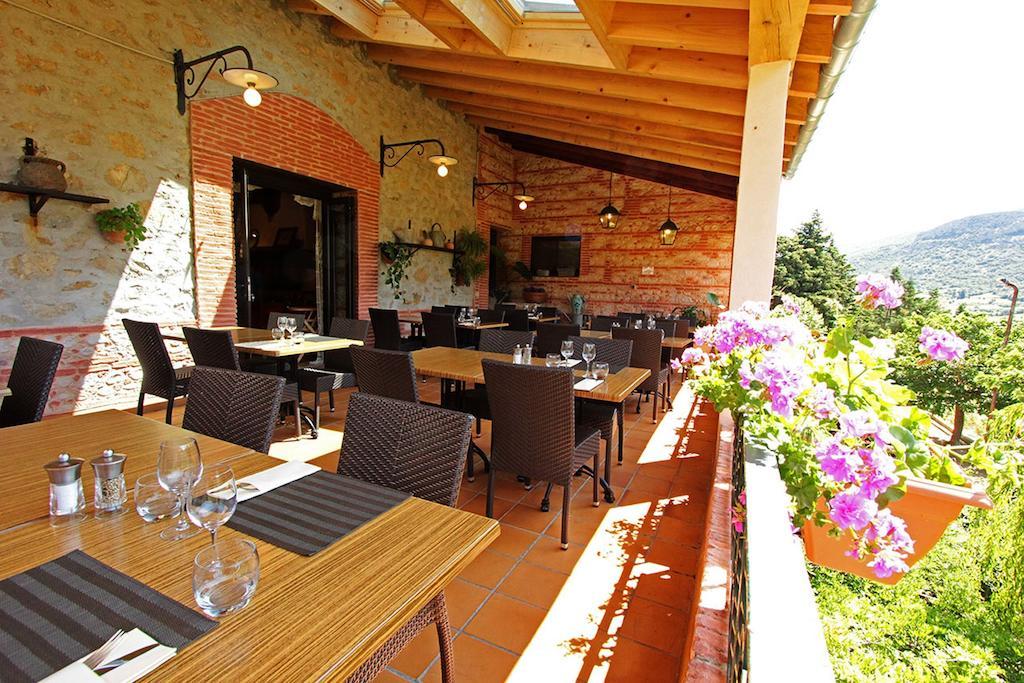 Logis Auberge Du Vigneron Cucugnan Exterior foto