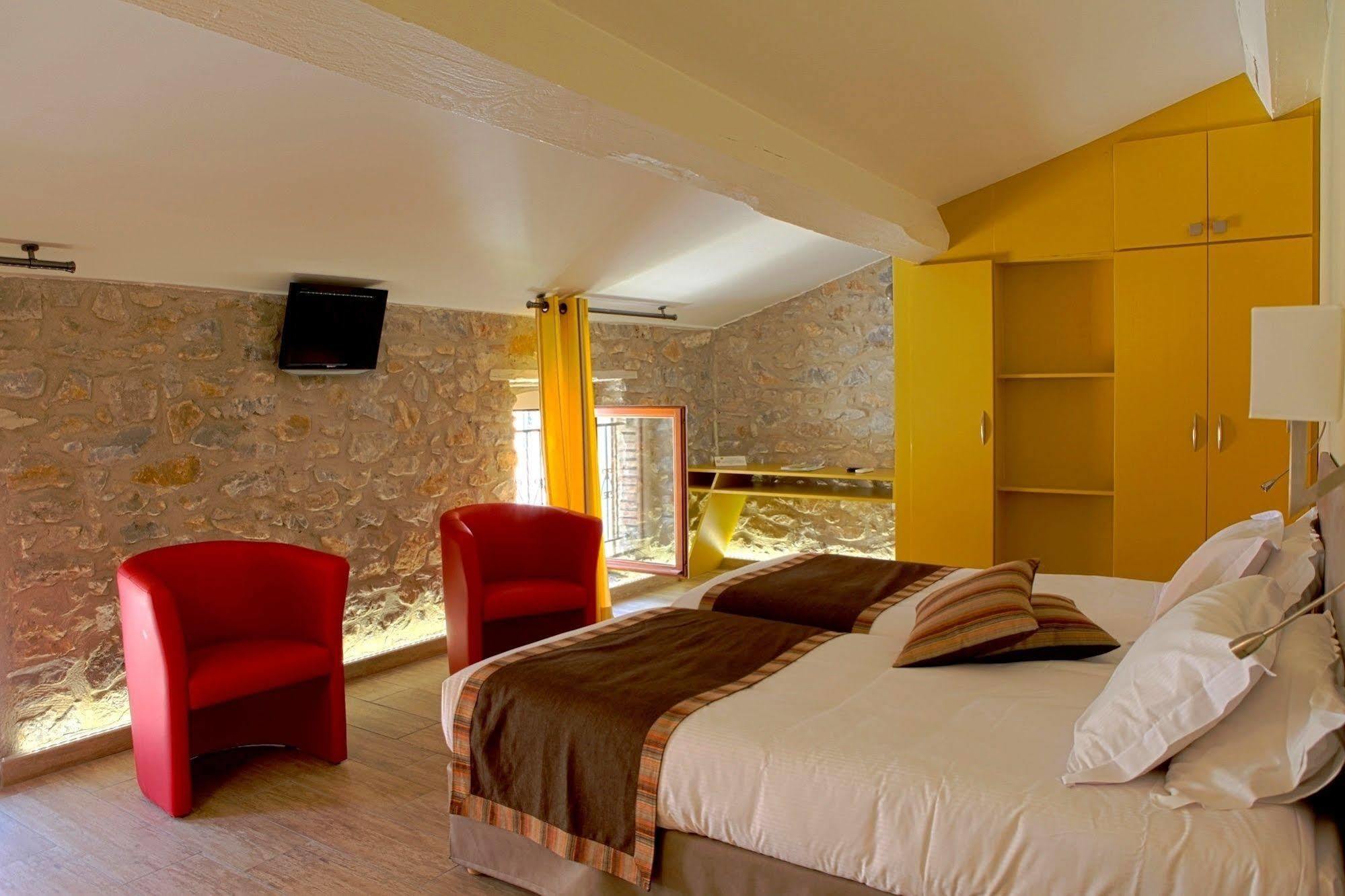 Logis Auberge Du Vigneron Cucugnan Exterior foto